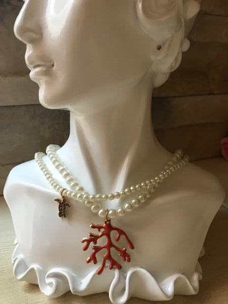 Collier de perles et corail, ras de cou en perles avec corail et tortue, collier été plage océan, cadeau pour maman océan corail tortue.