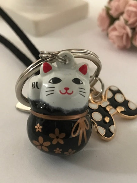 Porte-clés maneki neko, pendentif maneki neko, chat de la chance à grelot, chat japonais breloque, porte bonheur chat, cadeau chat.