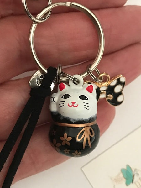 Porte-clés maneki neko, pendentif maneki neko, chat de la chance à grelot, chat japonais breloque, porte bonheur chat, cadeau chat.