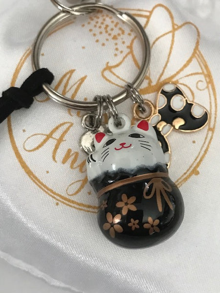 Porte-clés maneki neko, pendentif maneki neko, chat de la chance à grelot, chat japonais breloque, porte bonheur chat, cadeau chat.