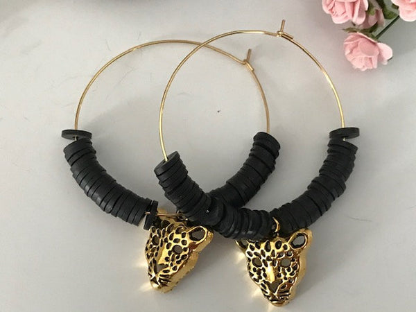 Créoles tête de léopard, perles heishis noires